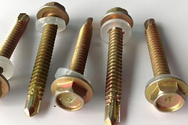 自攻螺釘?shù)募庸ぬ攸c(diǎn)、主要用途和選購技巧 圖1