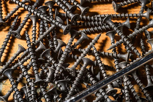 自攻螺釘?shù)募庸ぬ攸c(diǎn)、主要用途和選購技巧 圖2