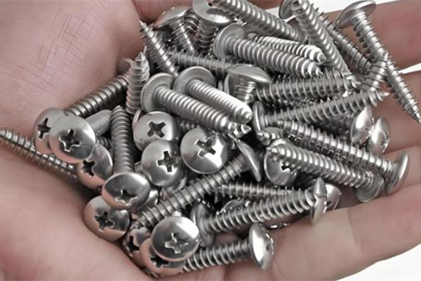 選對(duì)自攻螺釘生產(chǎn)廠(chǎng)家，可節(jié)省成本！